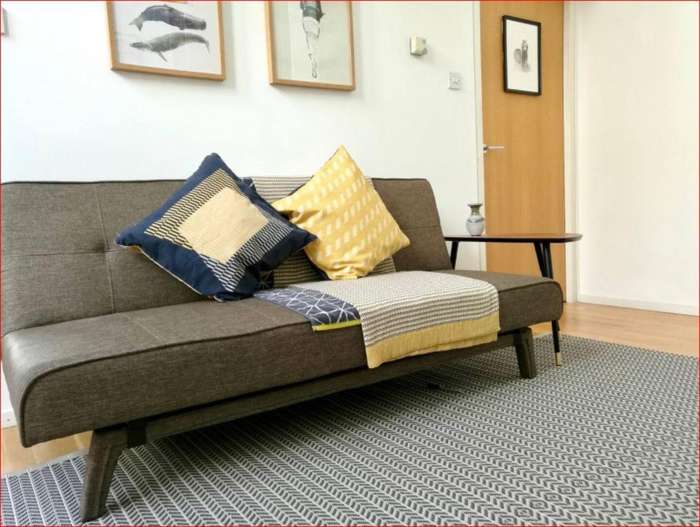 Central Mezzanine Apartment In Historic School Edinburgh Exteriér fotografie